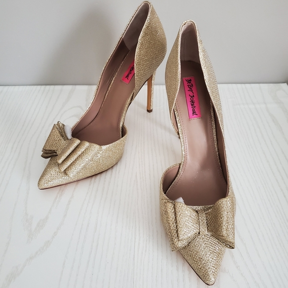 Back in stock! Betsey Johnson Prince pumps NIB - Picture 3 of 6